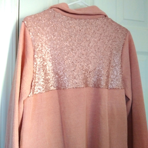 Cute Sequin Top - Picture 4 of 7